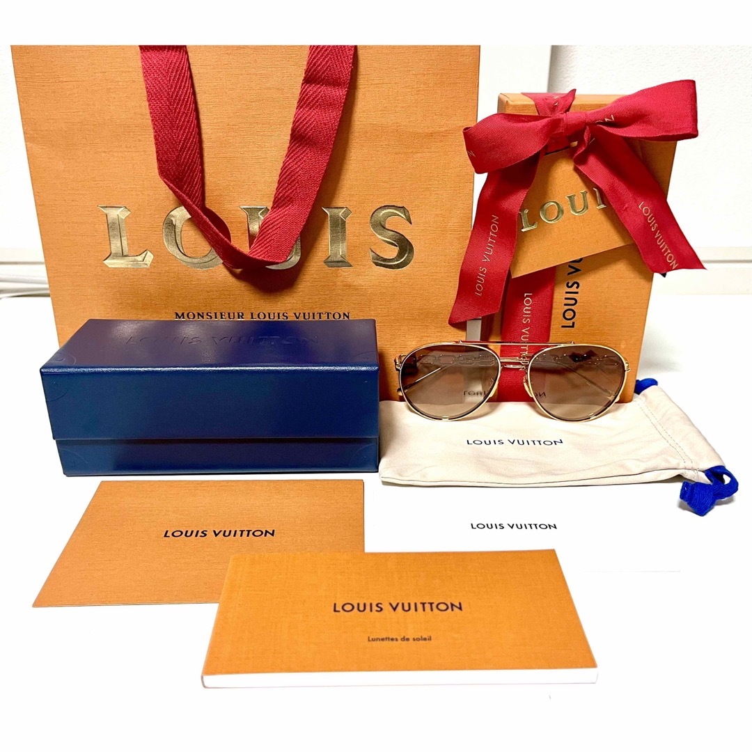 LOUIS VUITTON(ルイヴィトン)の✨美品⚜️LOUIS VUITTON⚜️サングラス LV レディースのファッション小物(サングラス/メガネ)の商品写真