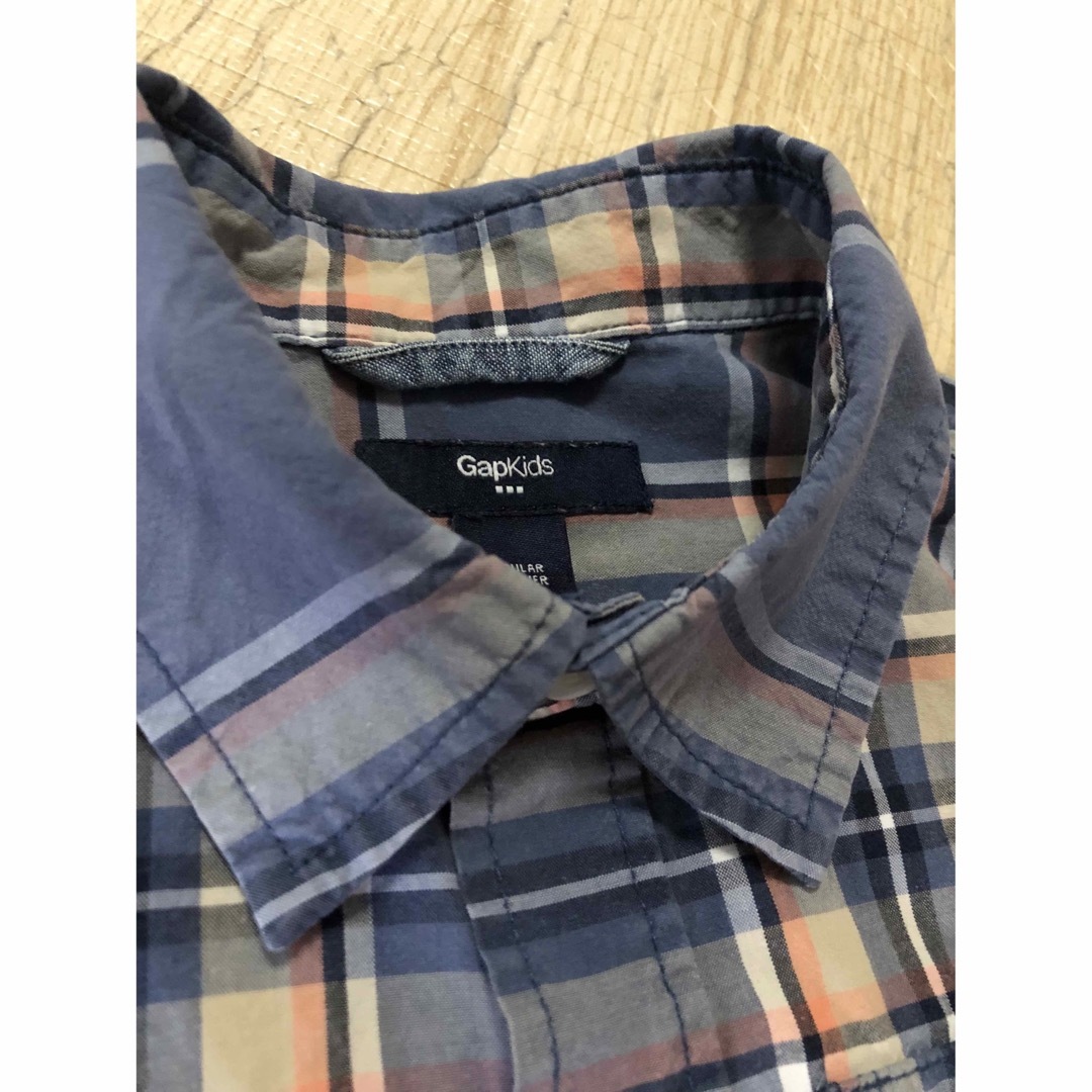 GAP Kids(ギャップキッズ)のブルーグレーのチェックシャツ キッズ/ベビー/マタニティのキッズ服男の子用(90cm~)(ブラウス)の商品写真