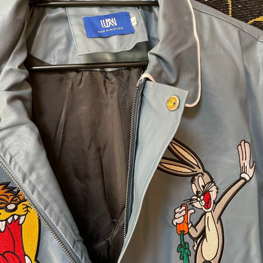 Looney Tunes ワーナー 刺繍 合皮 ジャケット アウター ブルーb メンズのジャケット/アウター(ブルゾン)の商品写真