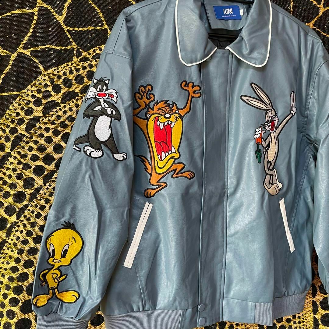 Looney Tunes ワーナー 刺繍 合皮 ジャケット アウター ブルーb メンズのジャケット/アウター(ブルゾン)の商品写真
