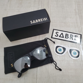 セイバー(SABRE)のSABRE サングラス グレーシルバー ミラー レンズ メガネ ステッカー 付き(サングラス/メガネ)