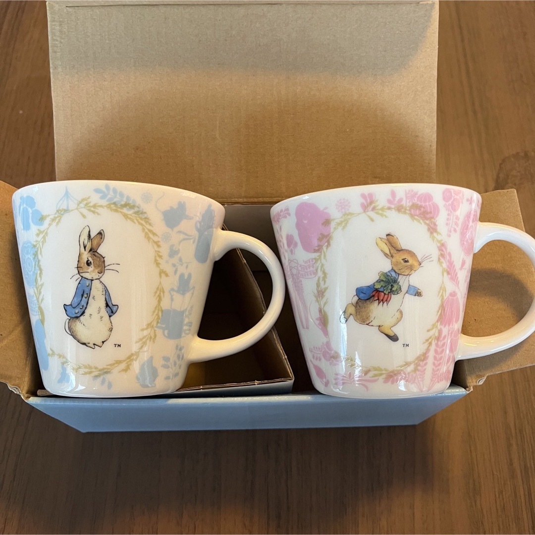 PETER RABBIT（TM）(ピーターラビット)のピーターラビット　ペアマグカップ インテリア/住まい/日用品のキッチン/食器(グラス/カップ)の商品写真