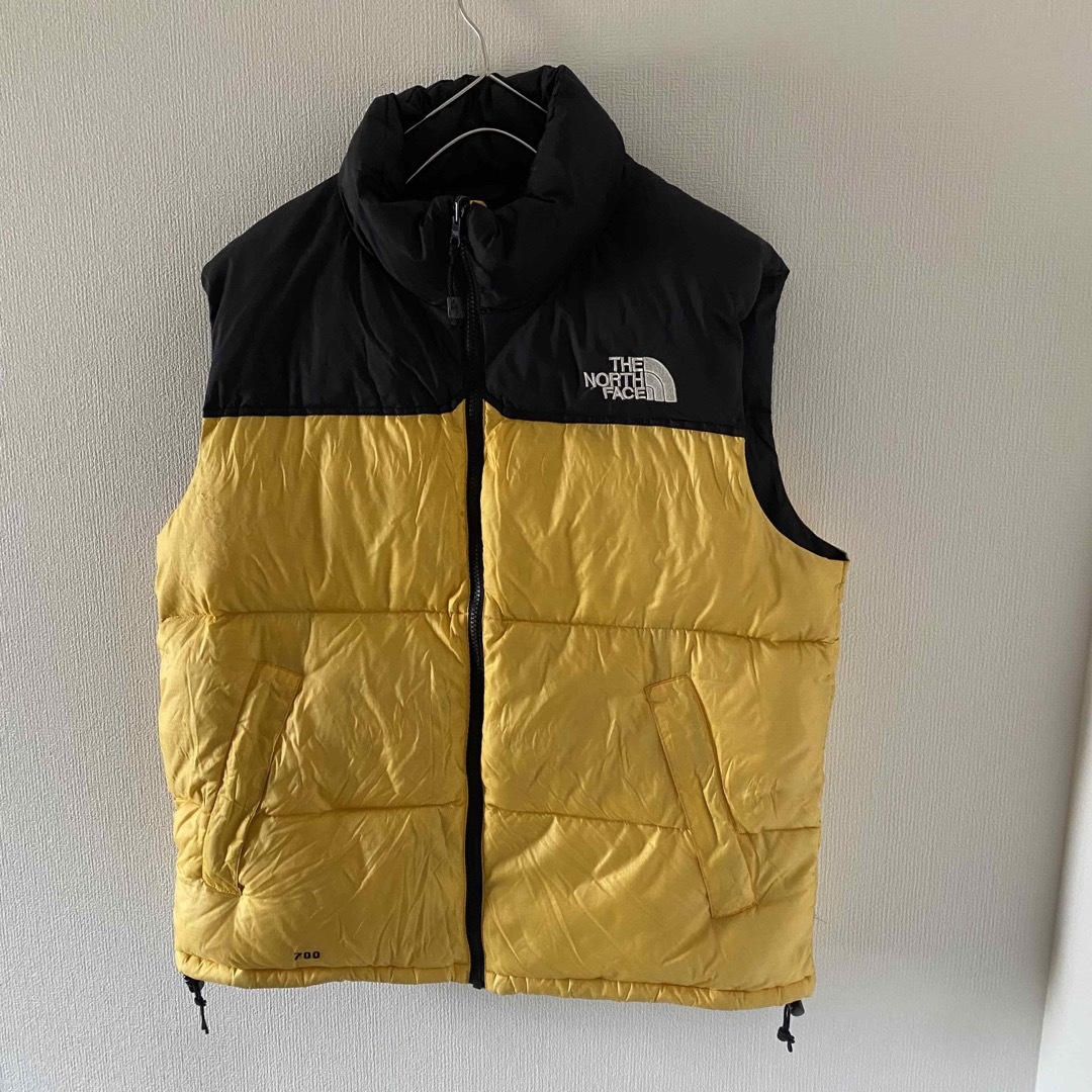 THE NORTH FACE(ザノースフェイス)のTHENORTHFACEザノースフェイスダウンベストアウターブラックイエロー黒黄 メンズのジャケット/アウター(ダウンベスト)の商品写真