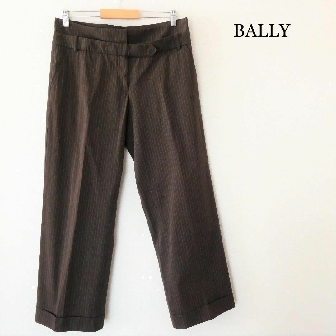 Bally(バリー)の美品 バリー 大きいサイズ ストライプ柄 ベルト ストレート パンツ スラックス レディースのパンツ(カジュアルパンツ)の商品写真