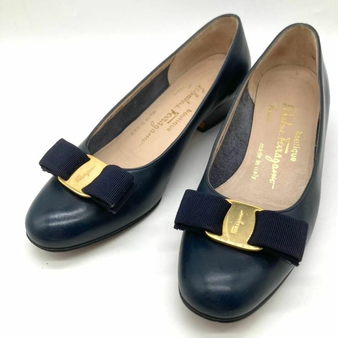 美品　フェラガモ Ferragamo パンプス ヴァラ 23 5.5