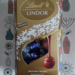 リンツ(Lindt)のリンツ チョコレート リンドール ゴールド 1箱(菓子/デザート)