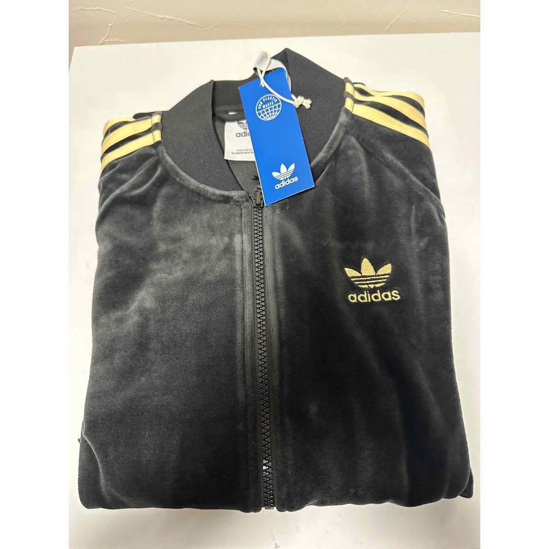 adidasoriginals ベロアトラックジャケット