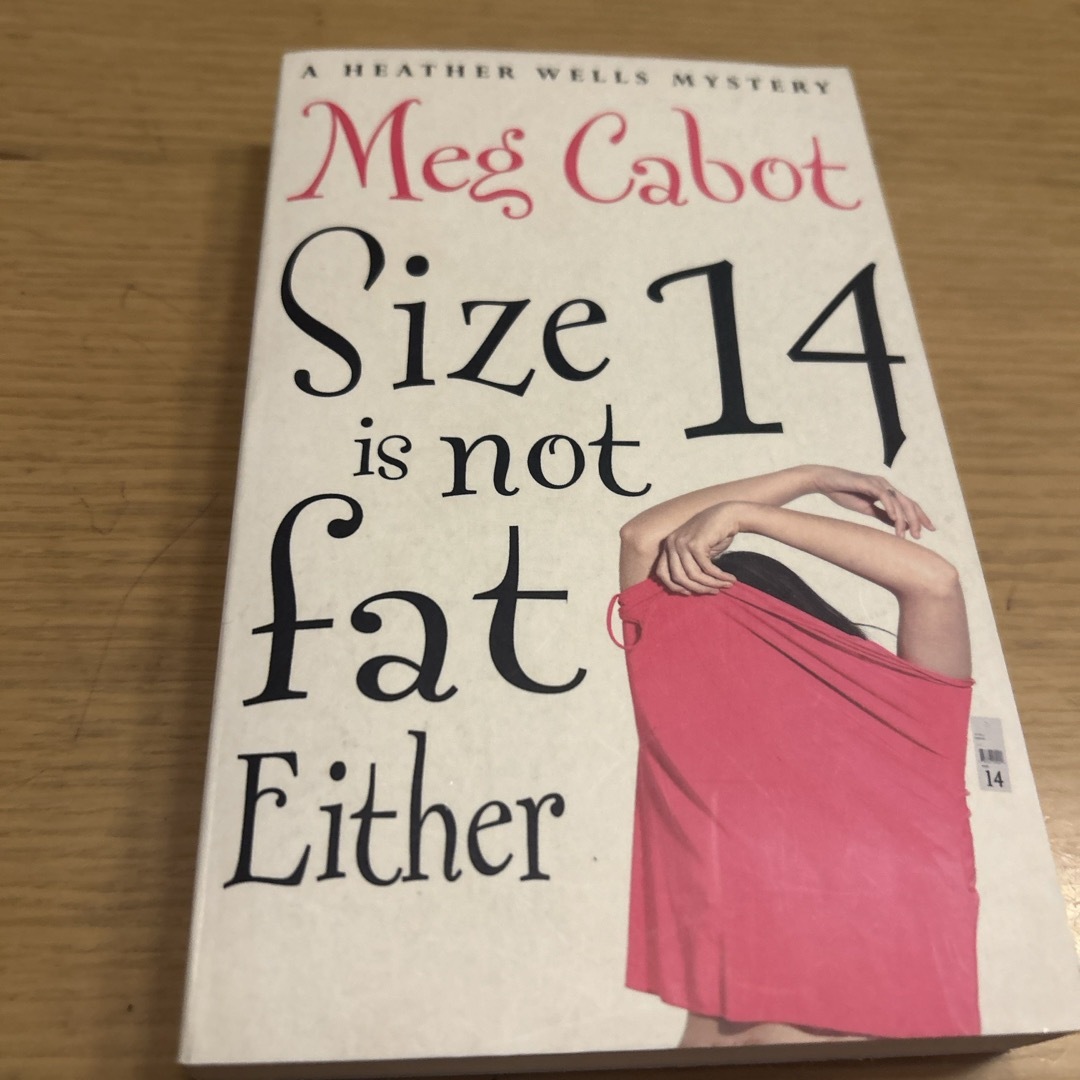 Size 14 is not fat Either エンタメ/ホビーの本(洋書)の商品写真