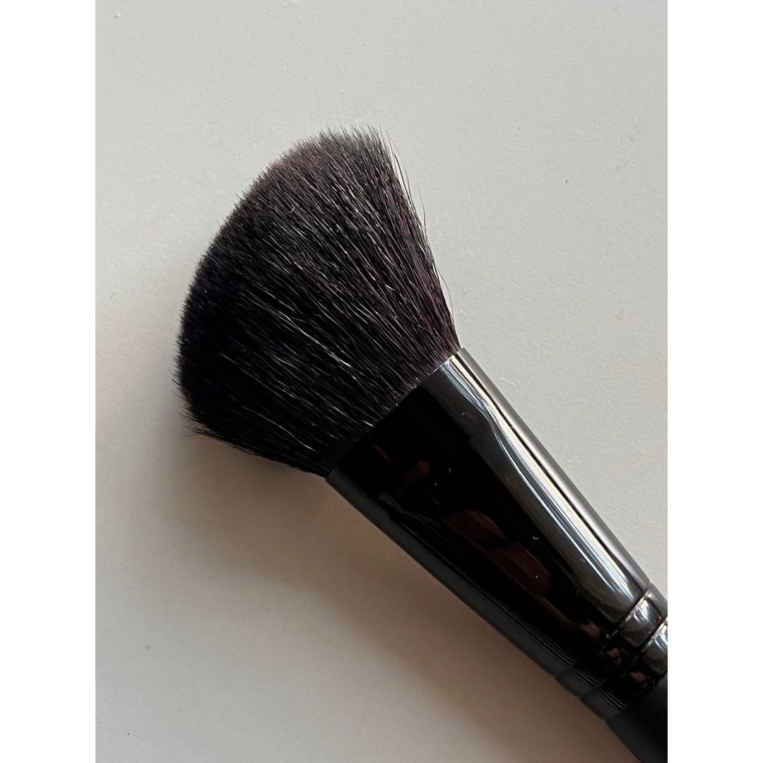 bareMinerals(ベアミネラル)のブルーミング チーク ブラシ コスメ/美容のメイク道具/ケアグッズ(ブラシ・チップ)の商品写真