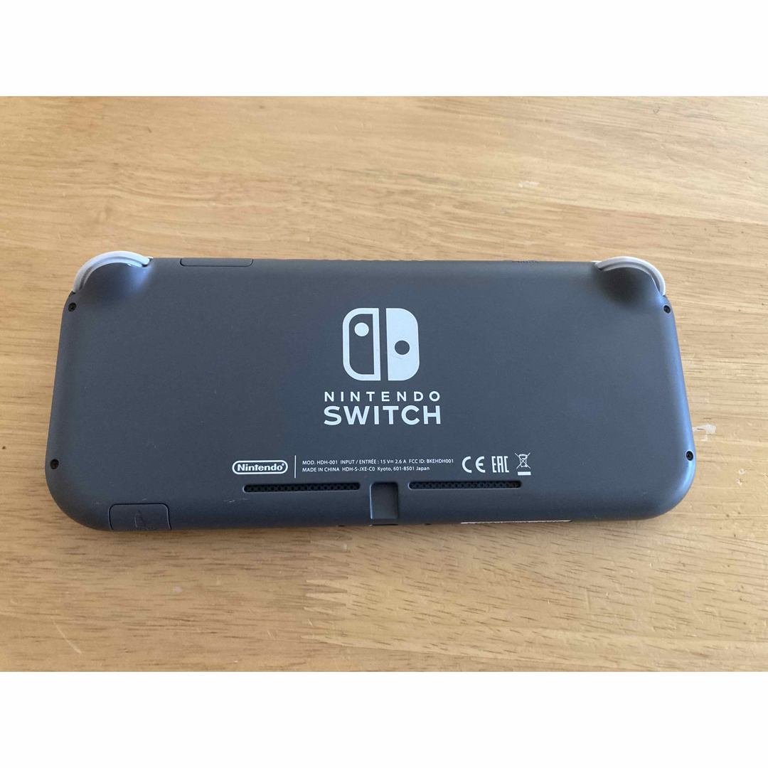 Nintendo Switch(ニンテンドースイッチ)のSwitchライト　グレー　本体のみ エンタメ/ホビーのゲームソフト/ゲーム機本体(携帯用ゲーム機本体)の商品写真