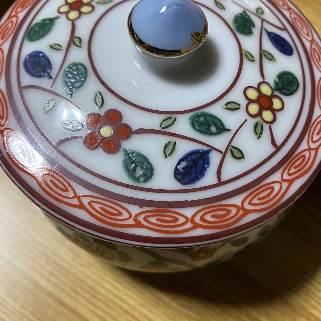 湯呑み　5客セット　金彩　花柄 インテリア/住まい/日用品のキッチン/食器(食器)の商品写真