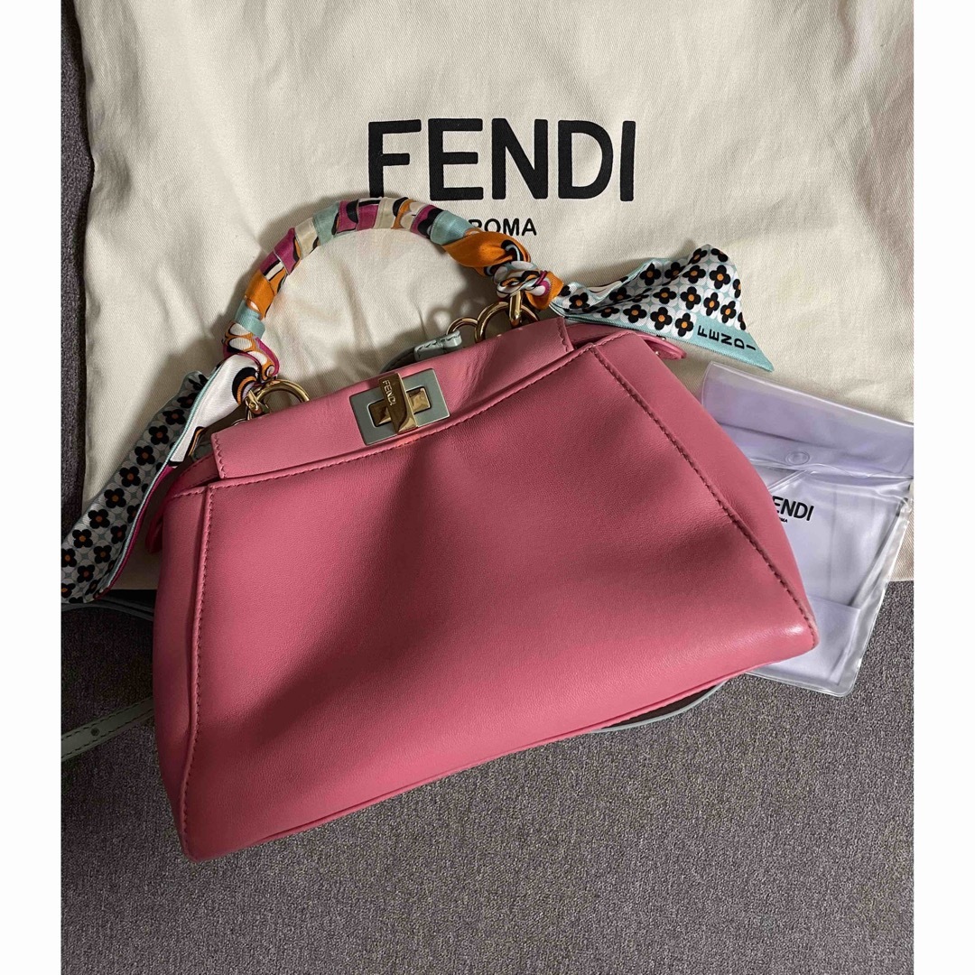 バッグFENDI フェンディ  ピーカーブー　ミニ　ピンク　ラッピー付き