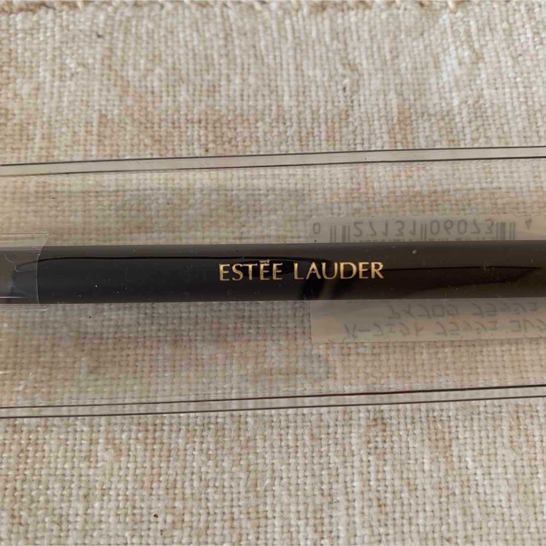 Estee Lauder(エスティローダー)のエスティローダー  アイブロウ　ブラッシュ コスメ/美容のメイク道具/ケアグッズ(ブラシ・チップ)の商品写真