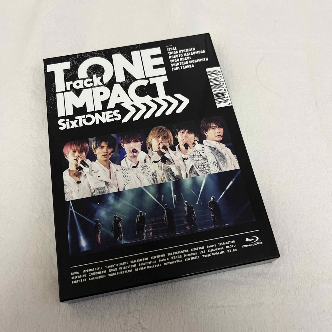 SixTONES(ストーンズ)のTrackONE　-IMPACT-（初回盤） Blu-ray エンタメ/ホビーのDVD/ブルーレイ(アイドル)の商品写真