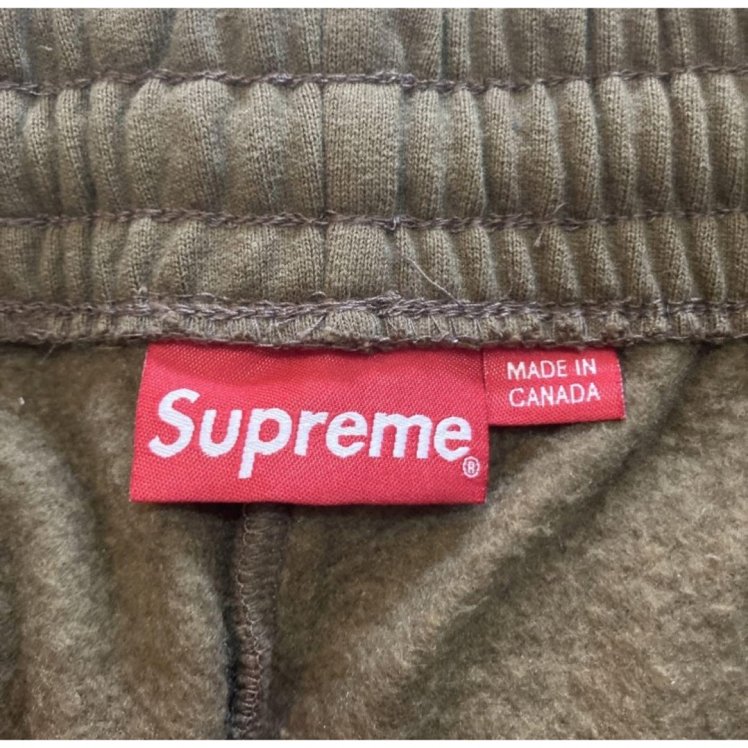 Supreme(シュプリーム)の【Supreme】small box sweatshort 22SS メンズのパンツ(ショートパンツ)の商品写真