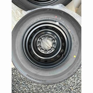 ブリヂストン(BRIDGESTONE)のハイエース　純正ホイール付タイヤ　ホイールキャップセット　新車外し(タイヤ・ホイールセット)