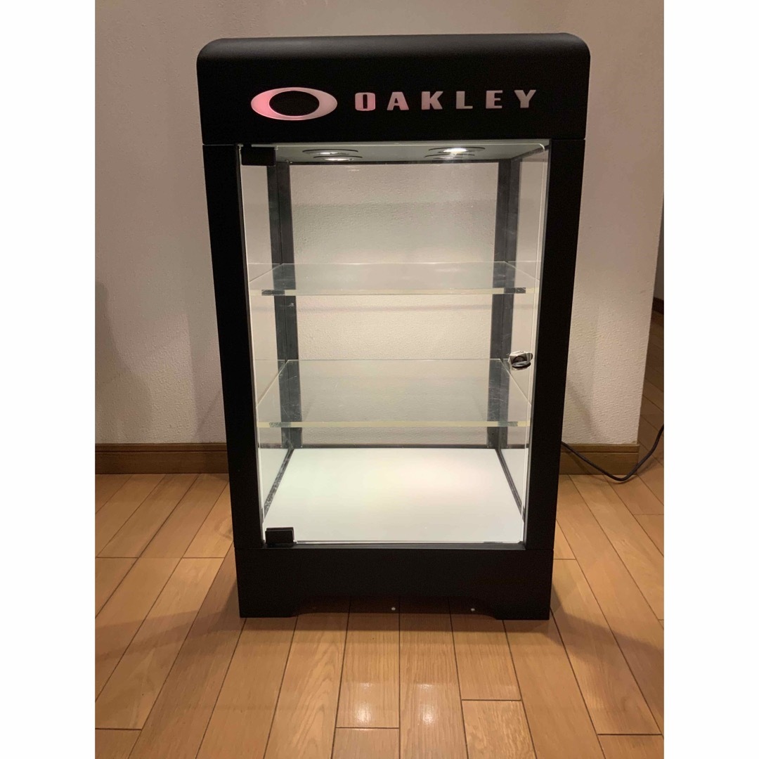 Oakley(オークリー)のオークリー　サングラス　ケース　キャビネット　ディスプレイ　3段　店舗用　什器 メンズのファッション小物(サングラス/メガネ)の商品写真