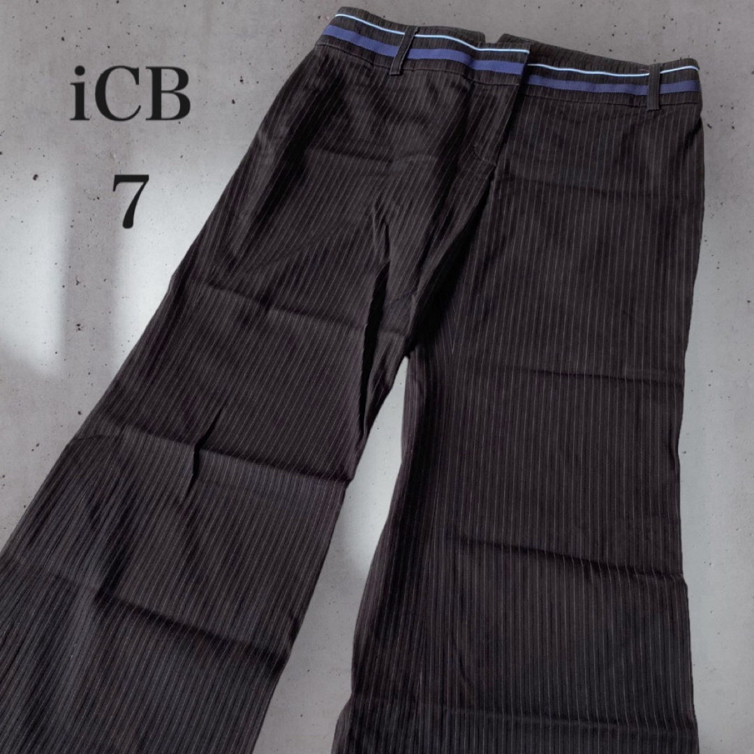 ICB(アイシービー)のICB ブラックストライプ ブーツカット パンツ レディース スラックス スーツ レディースのパンツ(カジュアルパンツ)の商品写真