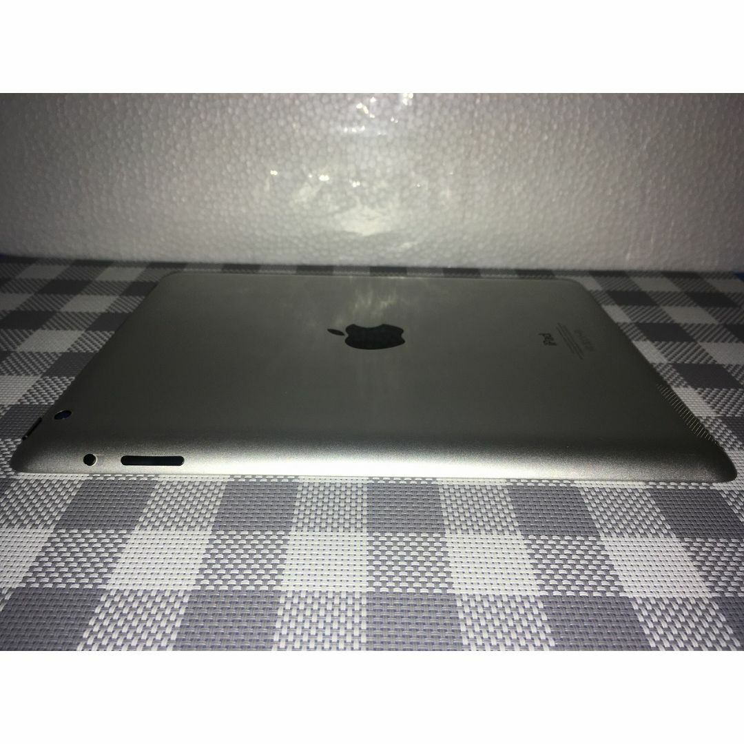 Apple(アップル)のApple iPad　第4世代 16GB WiFi モデル　MD513J/A スマホ/家電/カメラのPC/タブレット(タブレット)の商品写真