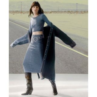 ザラ(ZARA)の美品【今期ザラZARA】人気完売品フェイドシームレススカート(ひざ丈ワンピース)