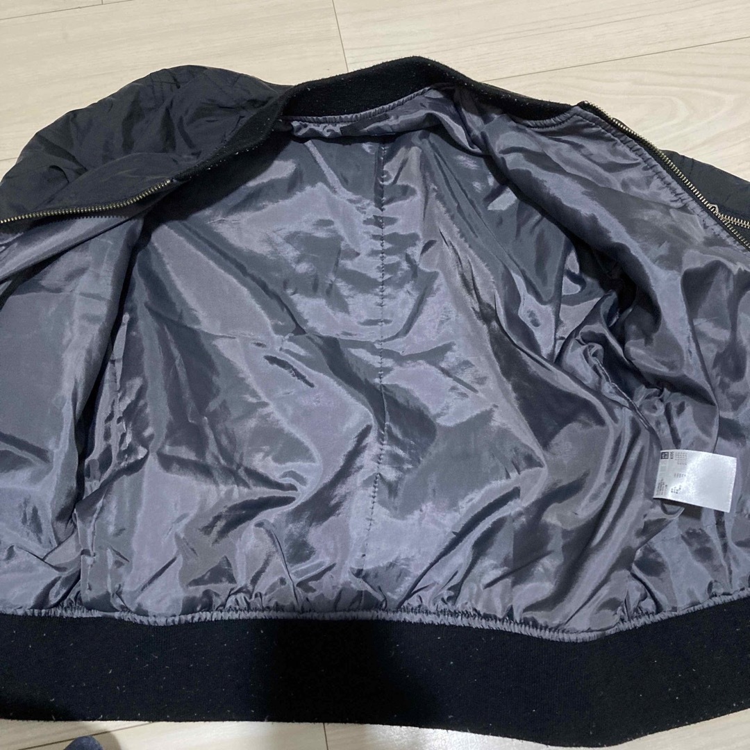 UNIQLO(ユニクロ)のUNIQLO キッズ140cm ナイロンジャンバー ブラック キッズ/ベビー/マタニティのキッズ服男の子用(90cm~)(ジャケット/上着)の商品写真