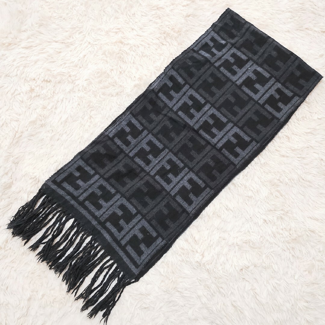 【美品】FENDI フェンディ　100%ウールマフラー　ズッカ柄　グレー