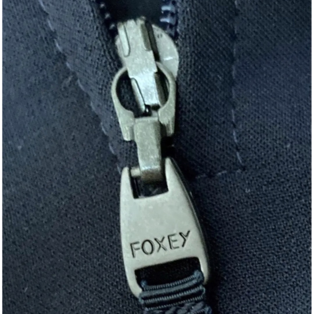 FOXEY NEW YORK(フォクシーニューヨーク)の美品フォクシーニューヨークとろみ素材ネイビーワンピース　入学式　卒業式　冠婚葬祭 レディースのワンピース(ひざ丈ワンピース)の商品写真