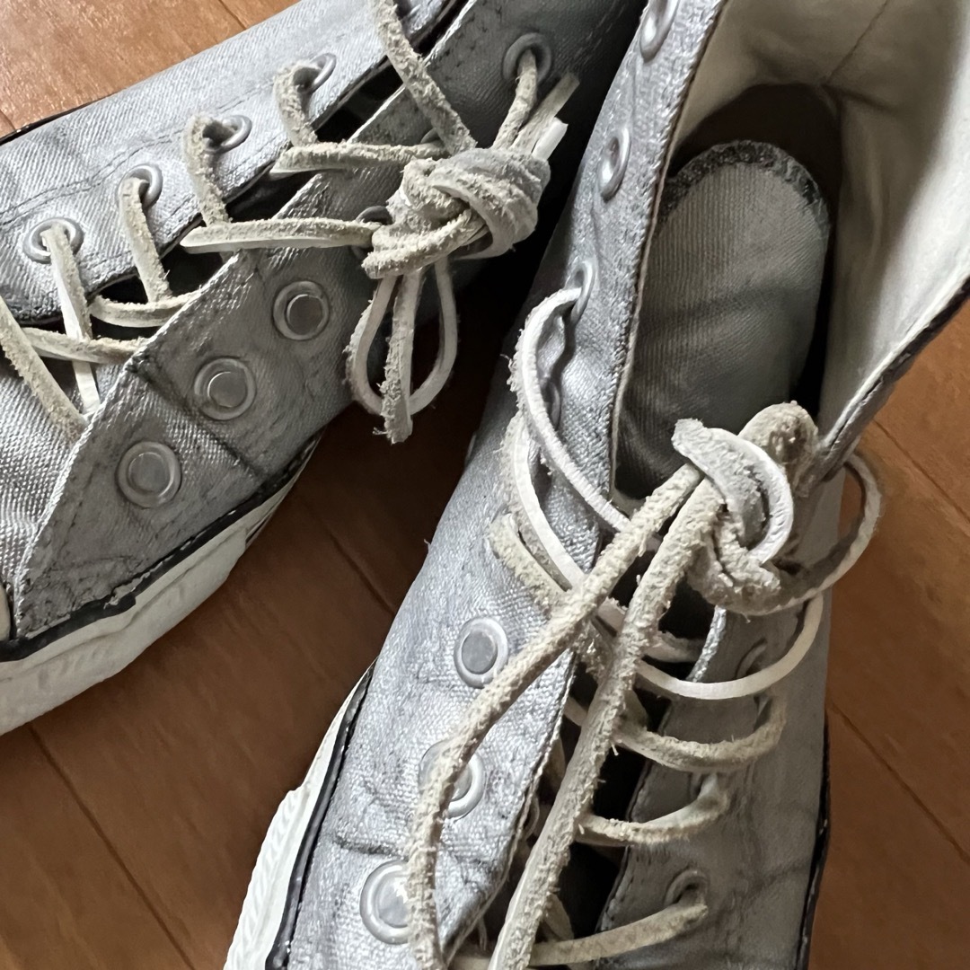 CONVERSE - コンバース シルバースニーカー 皮紐 27.5の通販 by CONVERSE - コンバース シルバースニーカー 皮紐 27.5の通販 by