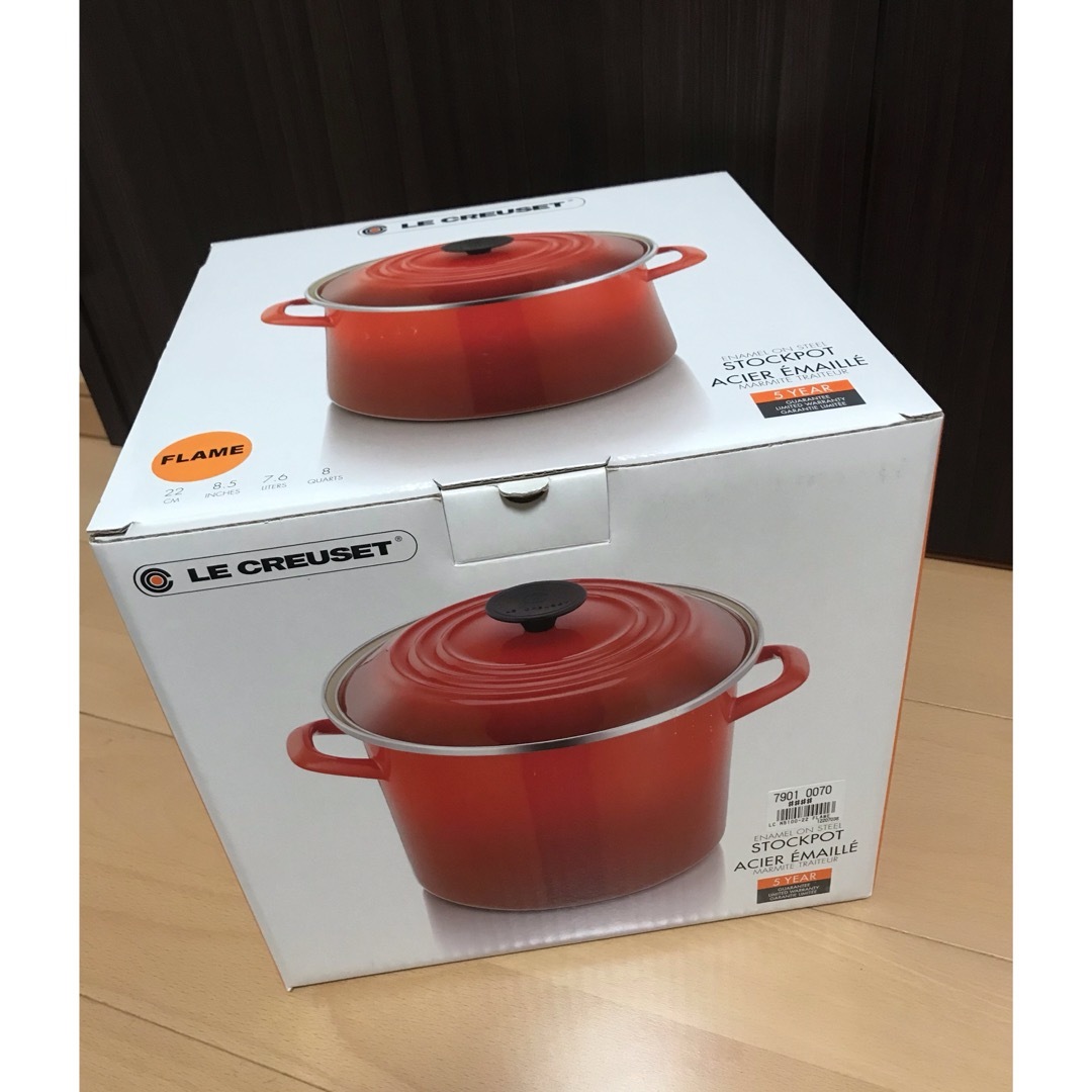 LE CREUSET(ルクルーゼ)の新品未開封　ルクルーゼ　ストックポット　オレンジ　22cm インテリア/住まい/日用品のキッチン/食器(鍋/フライパン)の商品写真