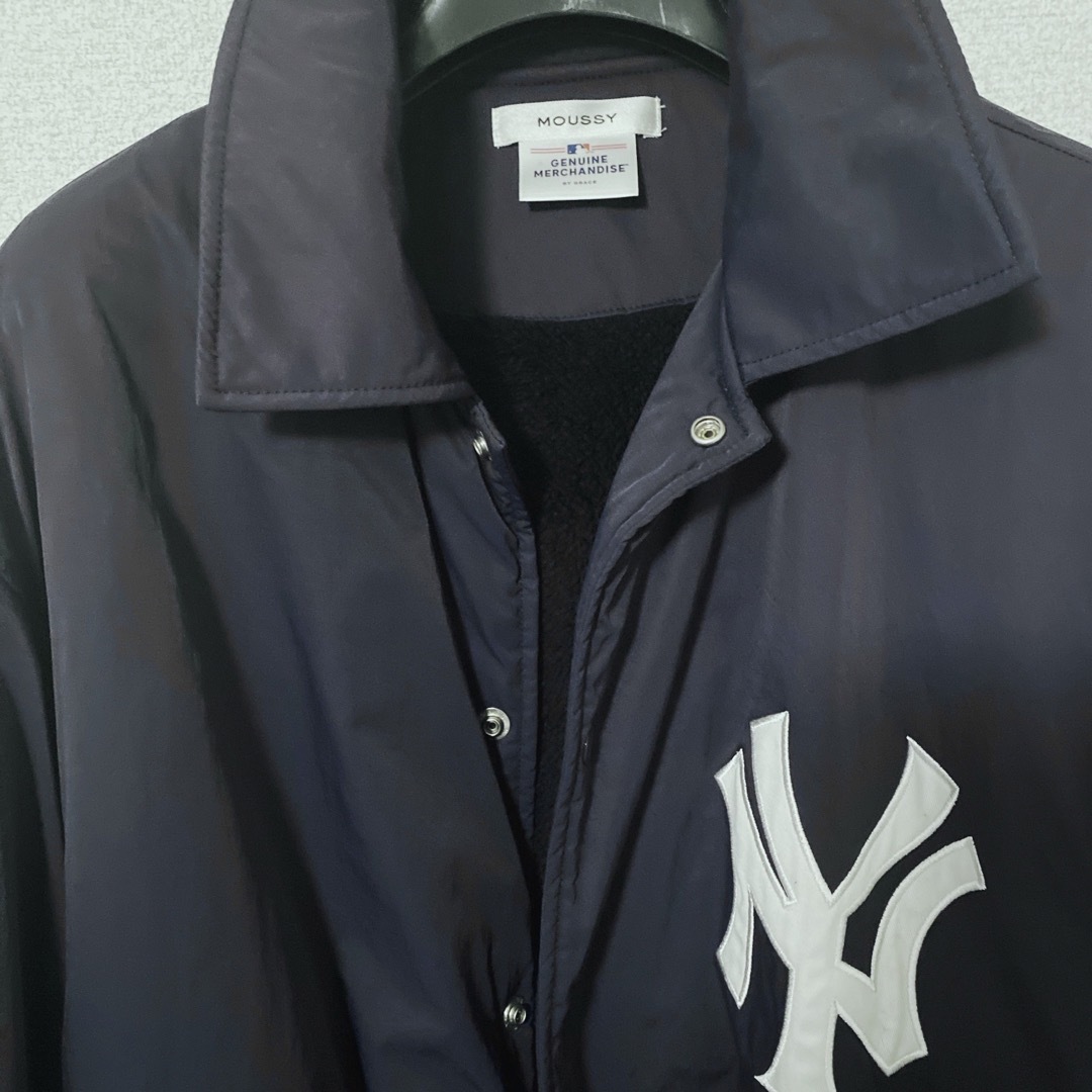 moussy(マウジー)のMLB OVERSIZED COACH JACKET レディースのジャケット/アウター(ナイロンジャケット)の商品写真