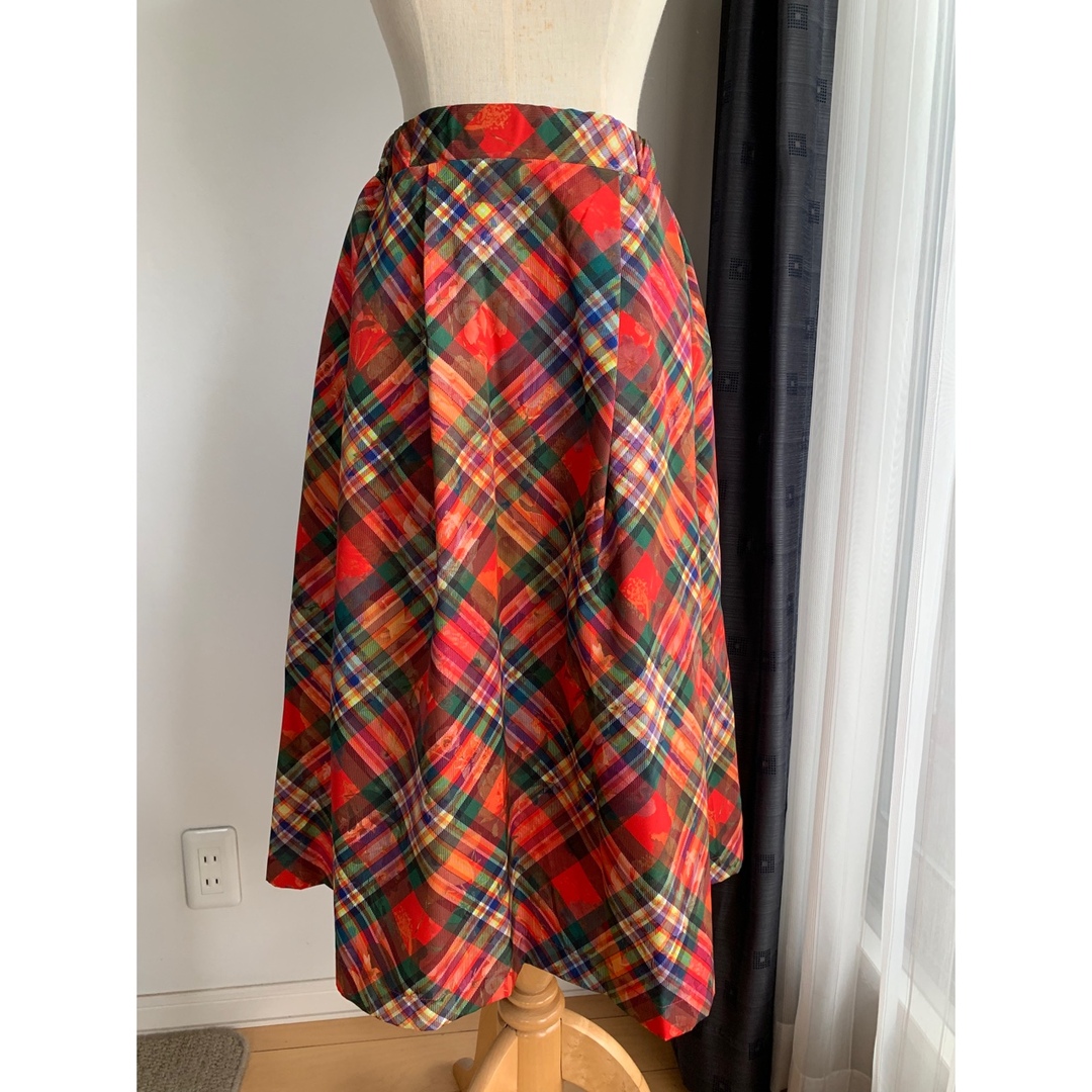 チェック花柄スカート　レッド レディースのスカート(ロングスカート)の商品写真