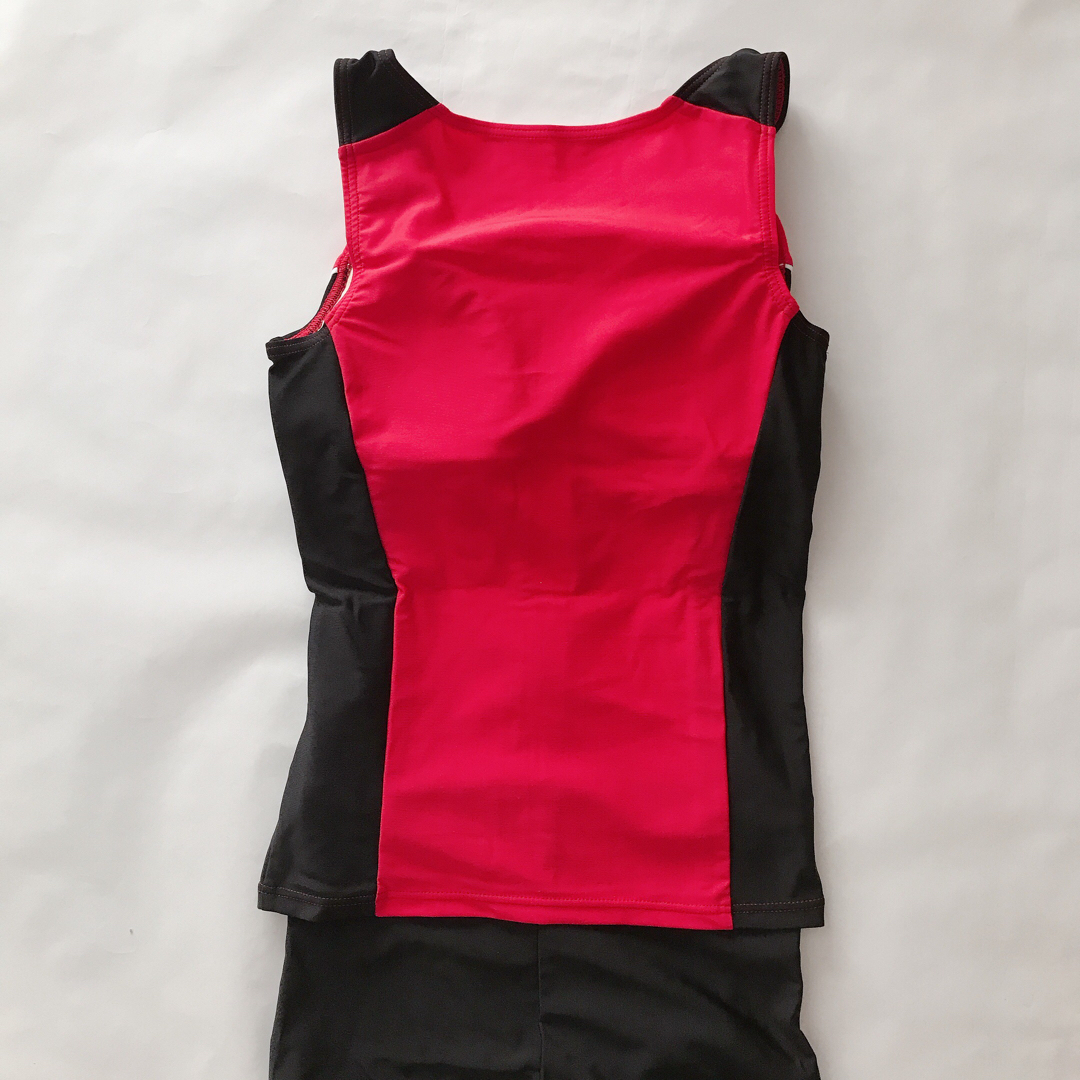 【新品】 13 L サイズ フィットネス水着  レッド ブラック セパレート レディースの水着/浴衣(水着)の商品写真