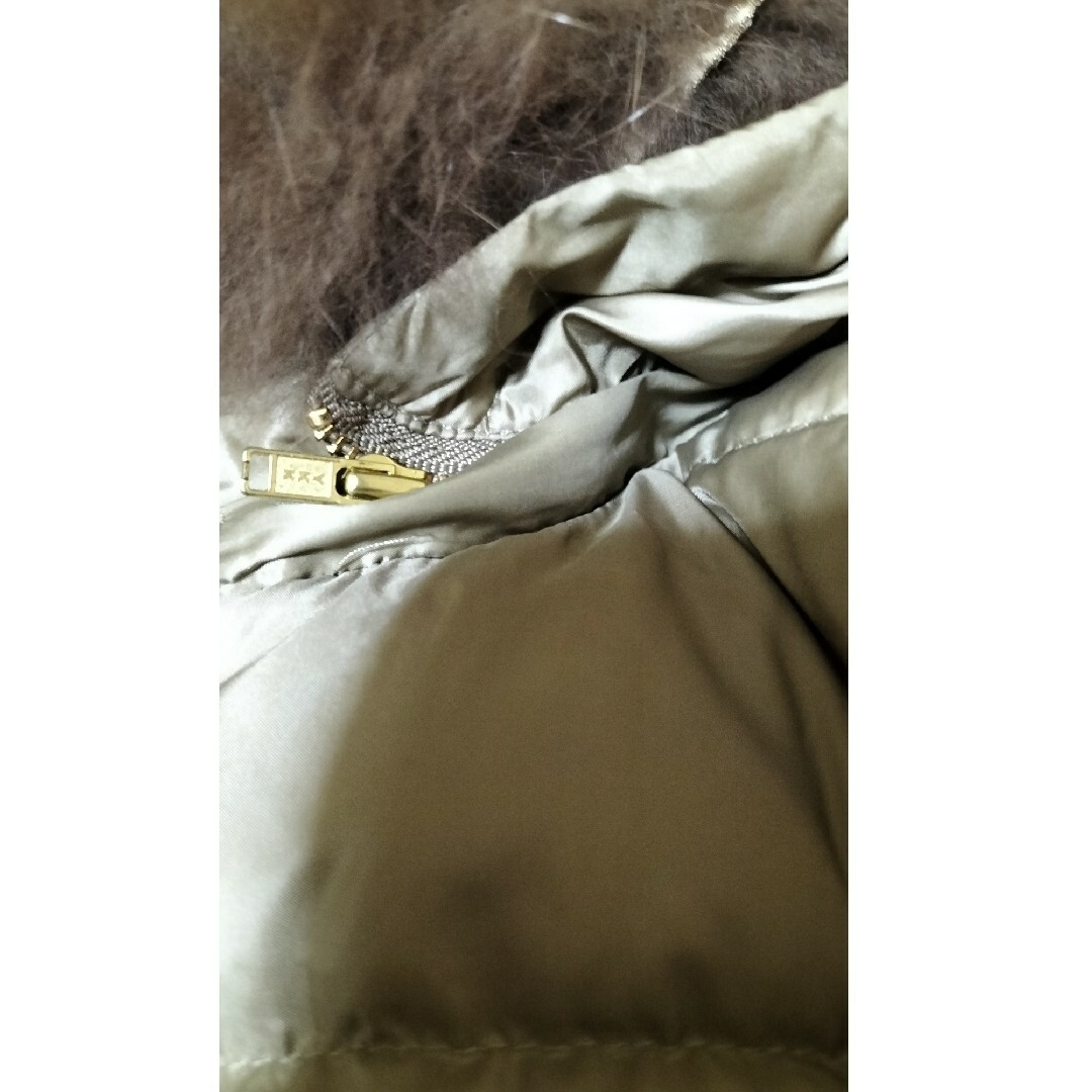 ビーミングバイビームス　ダウン　ベージュ　サイズＭ レディースのジャケット/アウター(ダウンコート)の商品写真