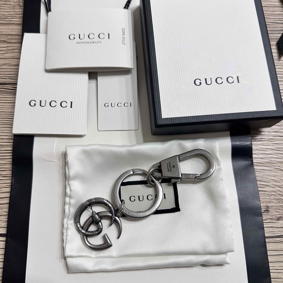 Gucci(グッチ)のGUCCI スネーク&ダブルG キーホルダー メンズのファッション小物(キーホルダー)の商品写真