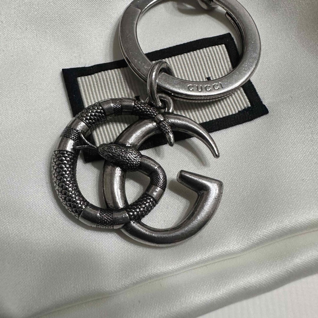 GUCCI - GUCCI スネーク&ダブルG キーホルダーの通販 by さと's GUCCI - GUCCI スネーク&ダブルG キーホルダーの通販 by さと's