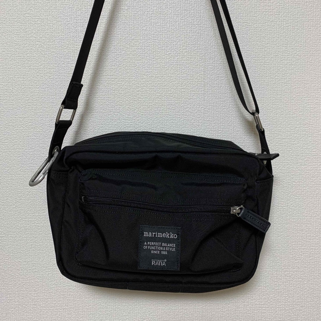 marimekko(マリメッコ)のmarimekko MY THINGS ショルダーバッグ ブラック レディースのバッグ(ショルダーバッグ)の商品写真