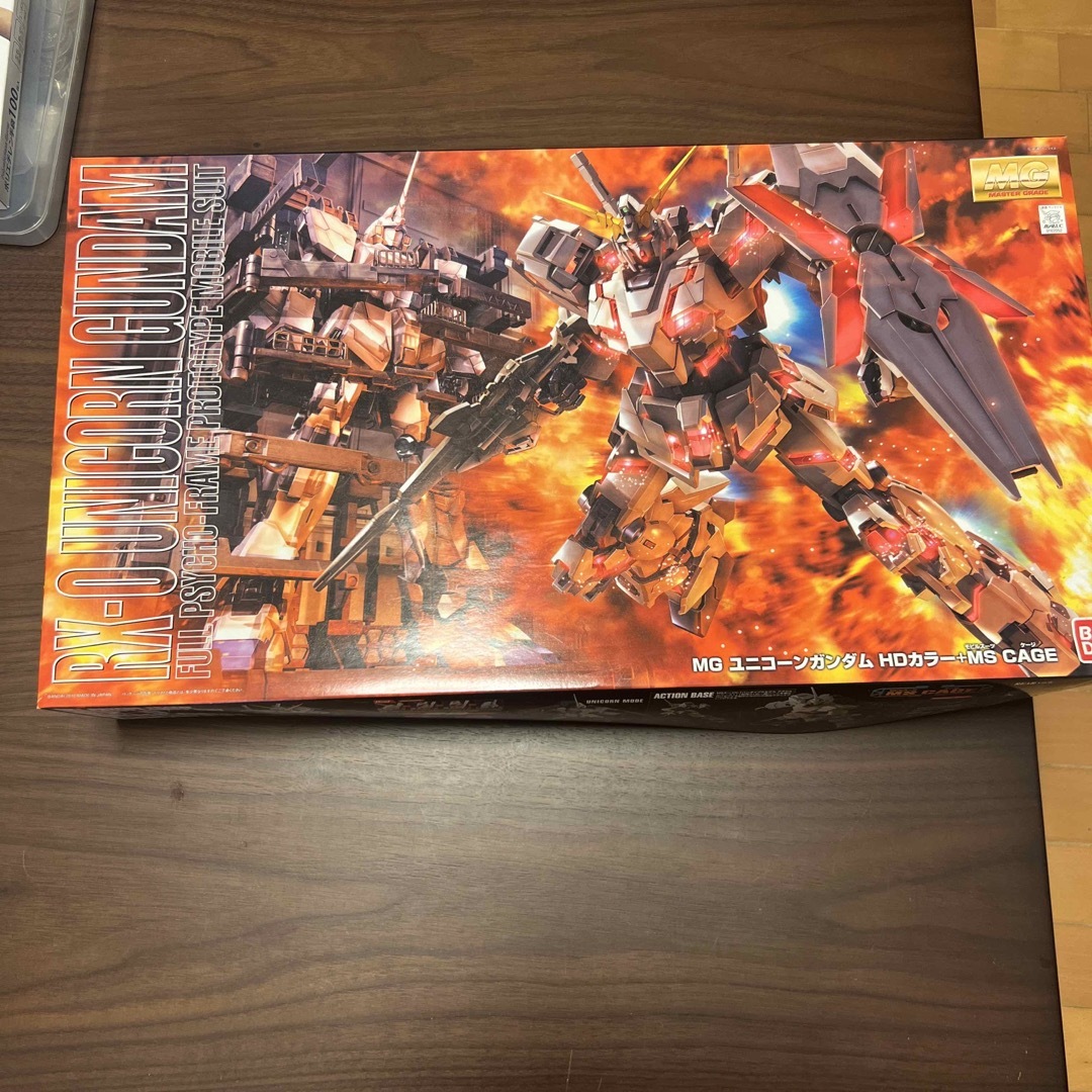 BANDAI MG ユニコーンガンダム　HDカラー+MS CAGE