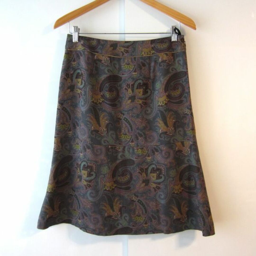 LAPINE BLANCHE(ラピーヌブランシュ)の美品　LAPINE BLANCHE／ラピーヌブランシュ　総柄　膝丈スカート レディースのスカート(ひざ丈スカート)の商品写真