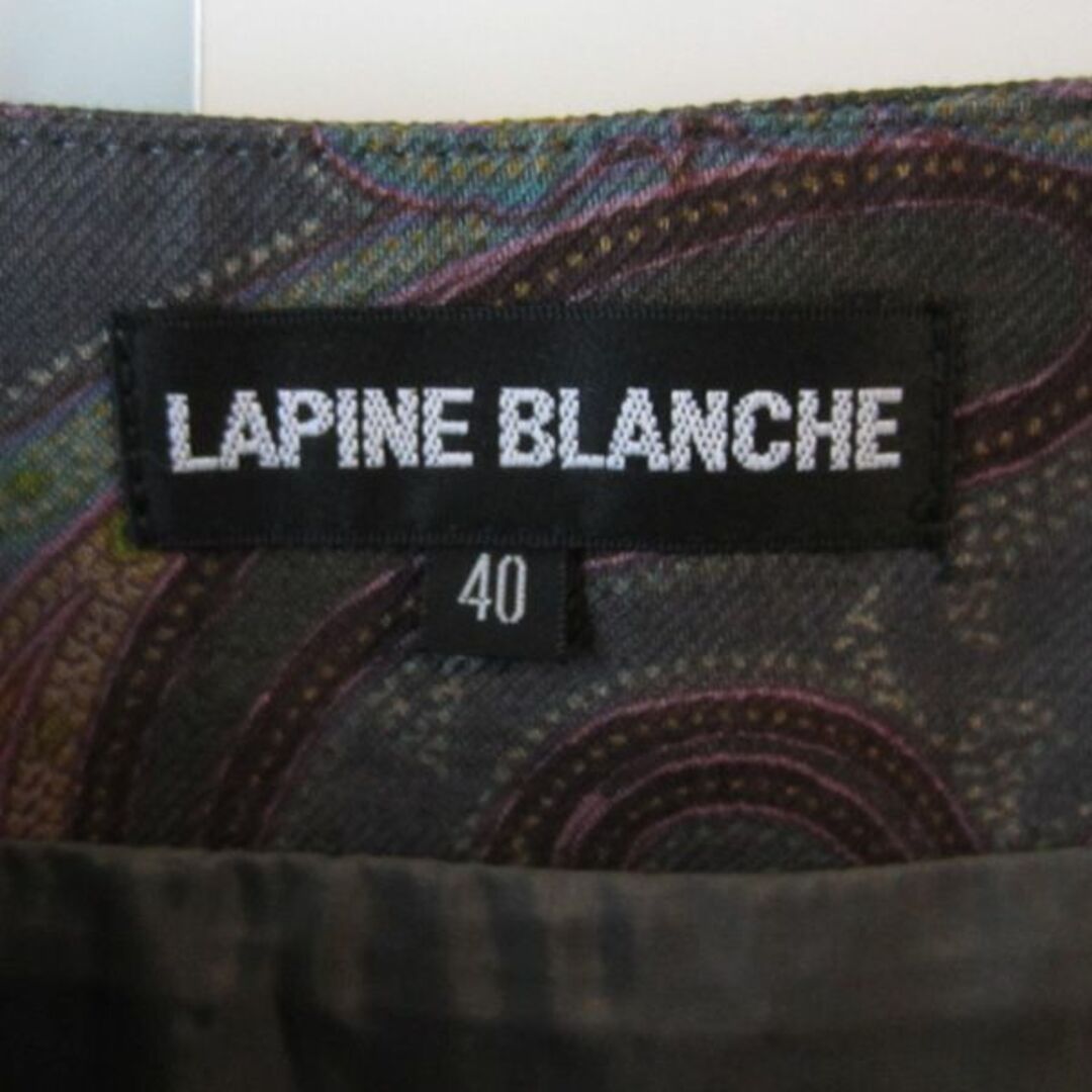 LAPINE BLANCHE(ラピーヌブランシュ)の美品　LAPINE BLANCHE／ラピーヌブランシュ　総柄　膝丈スカート レディースのスカート(ひざ丈スカート)の商品写真