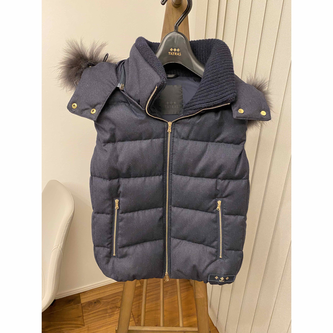 美品 タトラス ダウンベスト 紺 ネイビー TATRAS | フリマアプリ ラクマ
