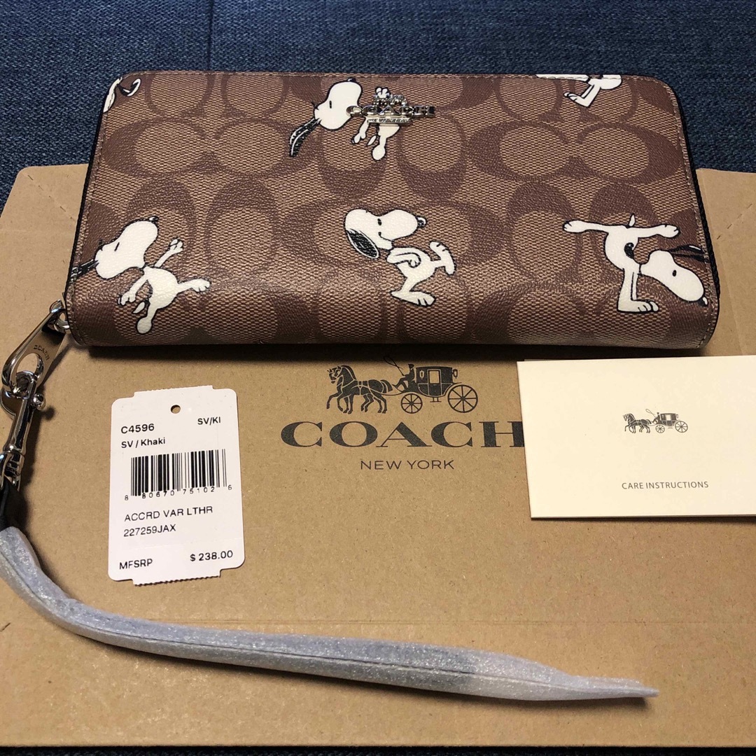 Coach 財布コーチ財布新商品ベージュ色