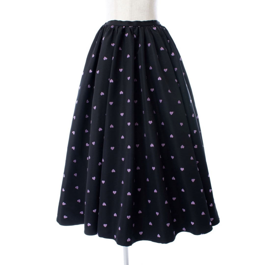 OBLI(オブリ)の【OBLI】パープルハート刺繍ギャザースカート レディースのスカート(ロングスカート)の商品写真