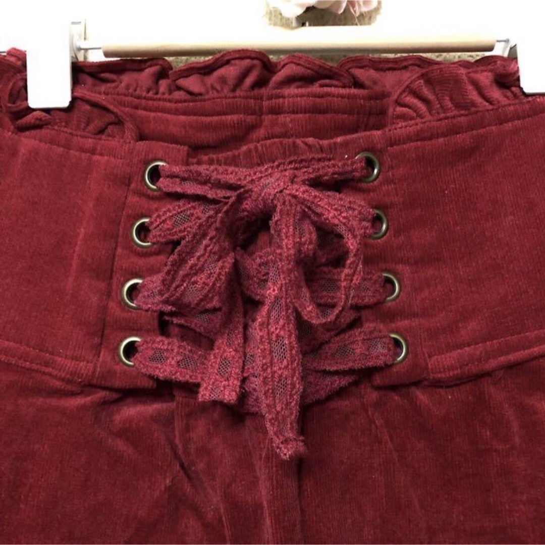 LIZ LISA(リズリサ)のリズリサlizlisa音符楽譜刺繍コーデュロイタイトスカート0S〜M赤超美品 レディースのスカート(ひざ丈スカート)の商品写真