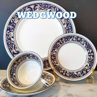 ウェッジウッド(WEDGWOOD)の★美品★ウェッジウッド フロレンティーン コバルト ４ピース 紅茶 コーヒー(食器)