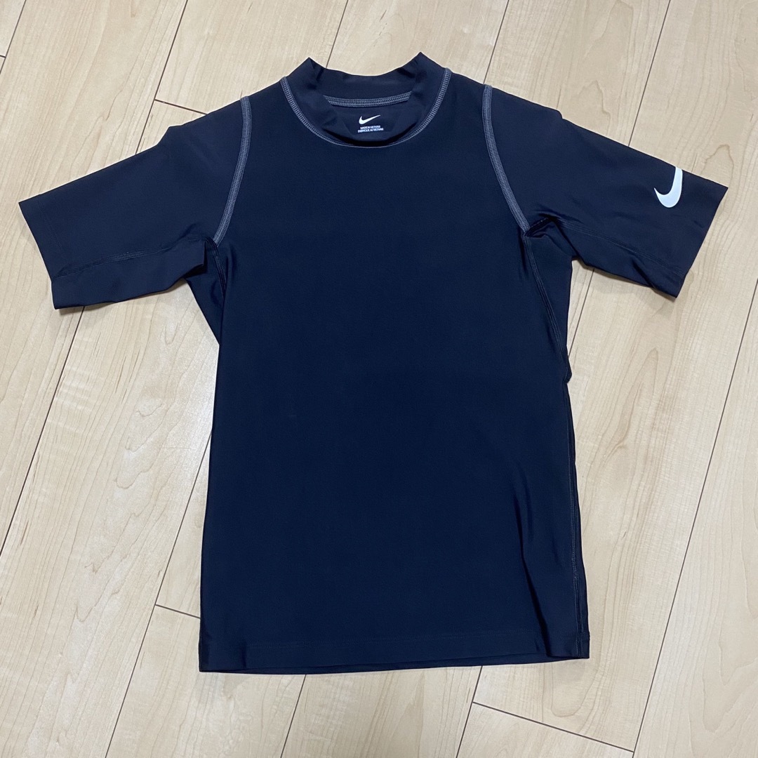 NIKE(ナイキ)のNIKEラッシュガード キッズ/ベビー/マタニティのキッズ服男の子用(90cm~)(水着)の商品写真