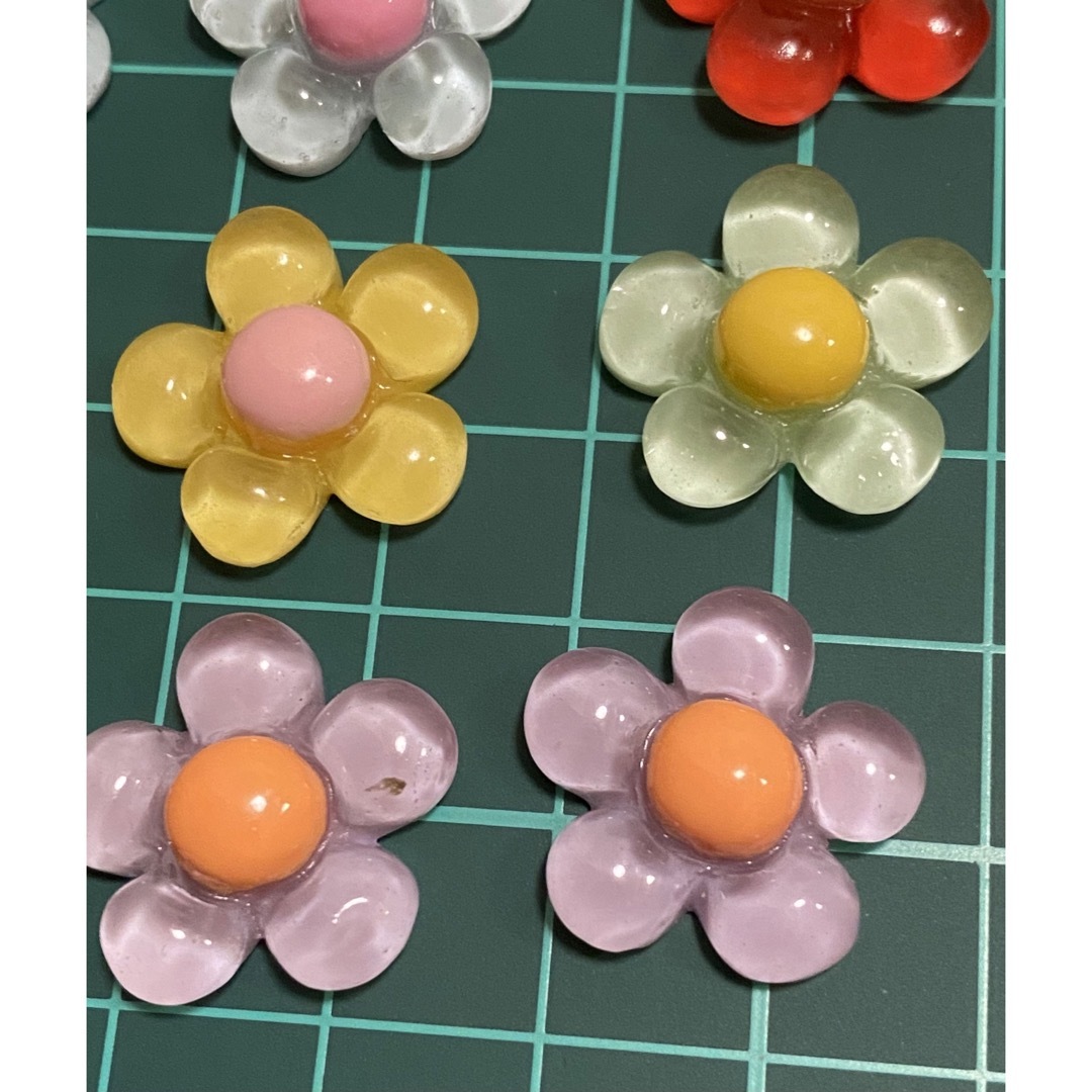 ハンドメイド　資材　フラワー　花　カラフル　カボションパーツ　デコパーツ ハンドメイドの素材/材料(各種パーツ)の商品写真