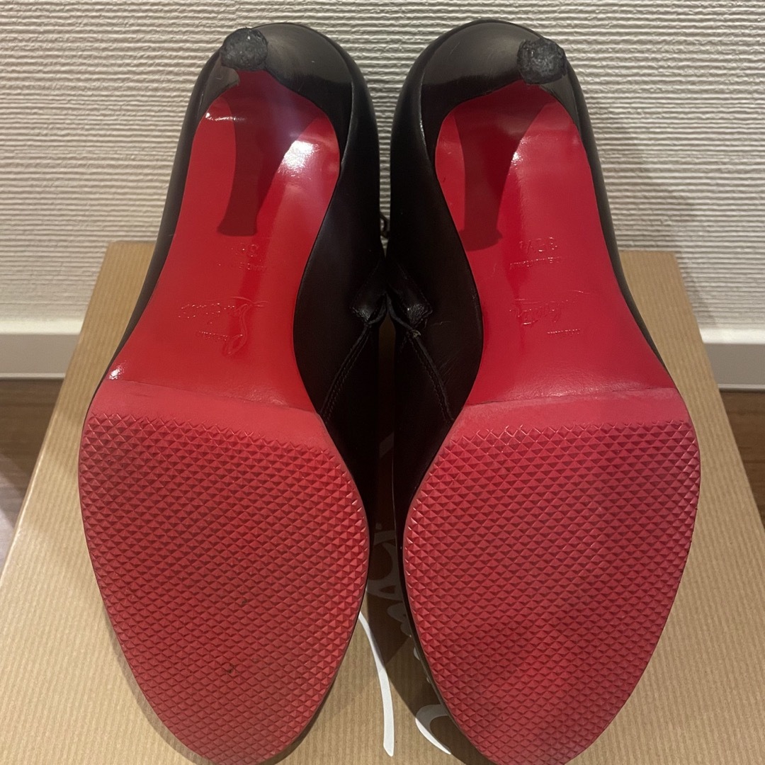 Christian Louboutin(クリスチャンルブタン)の美品！クリスチャンルブタン　ショートブーツ　ブーティ　ハイヒール レディースの靴/シューズ(ブーティ)の商品写真