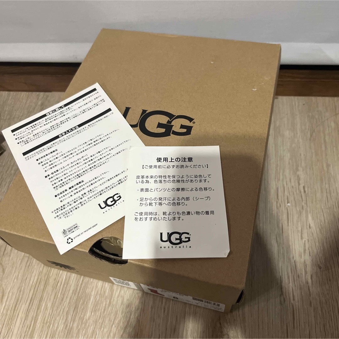 UGG(アグ)のUGG アグ　新品‼️未使用　13.5cm  ムートン キッズ/ベビー/マタニティのベビー靴/シューズ(~14cm)(ブーツ)の商品写真