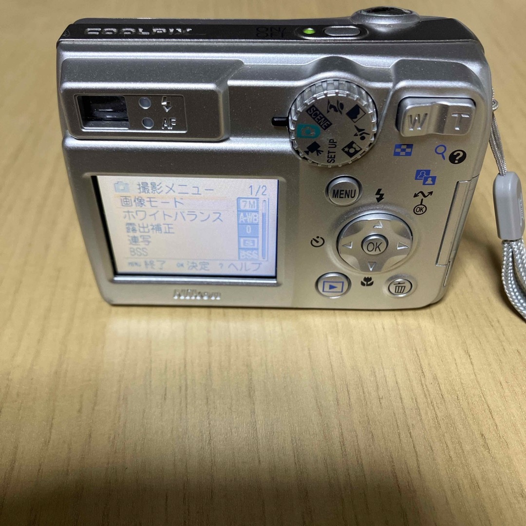 Nikon(ニコン)のNikon COOLPIX 7600 デジカメ スマホ/家電/カメラのカメラ(コンパクトデジタルカメラ)の商品写真