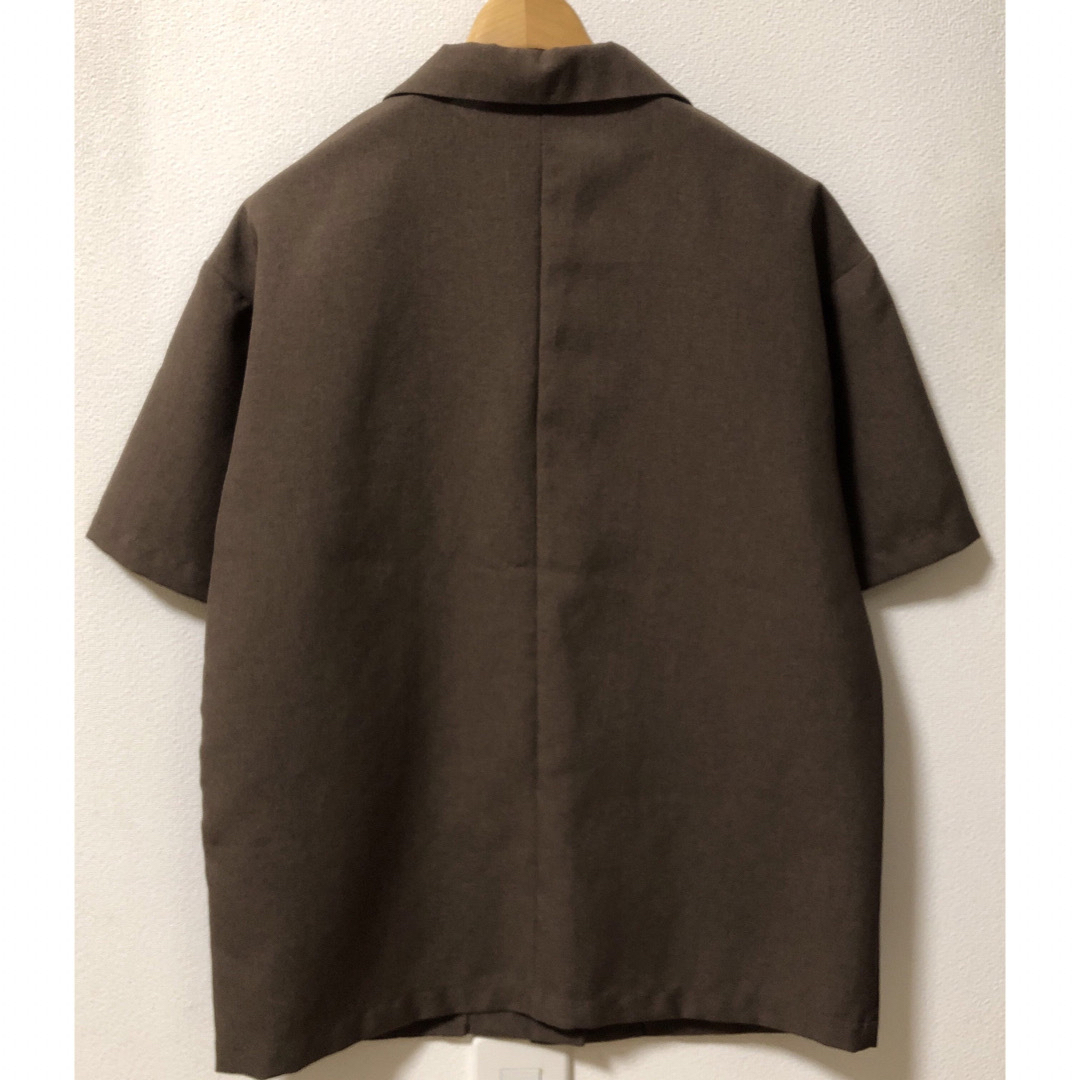 GU(ジーユー)のGU ライトオーバーサイズシャツジャケット(5分袖) ブラウン　未使用品❗️ レディースのトップス(シャツ/ブラウス(半袖/袖なし))の商品写真